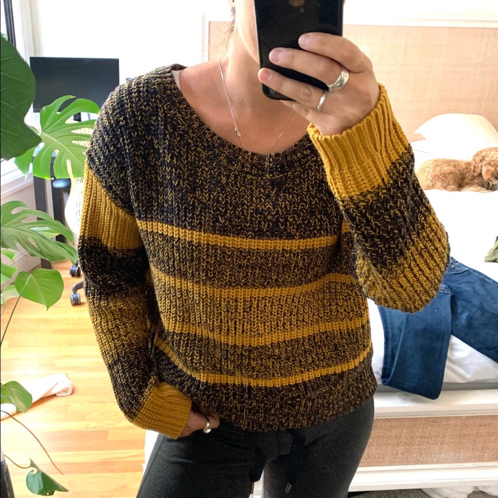 Cozy BDG Sweater - Size S - Gold and Black